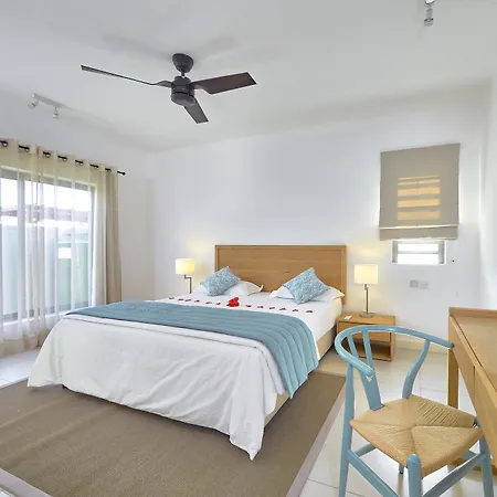 Corail Bleu Private Villas With Lov Bain Boeuf Exterior photo